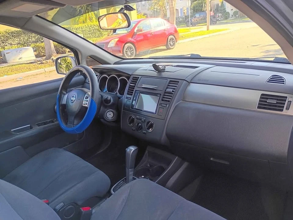 2010 Nissan Versa - Image 17 of 17