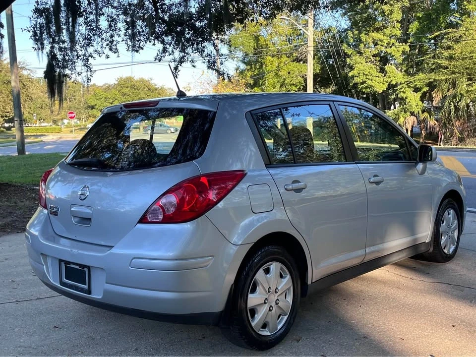 2010 Nissan Versa - Image 6 of 14