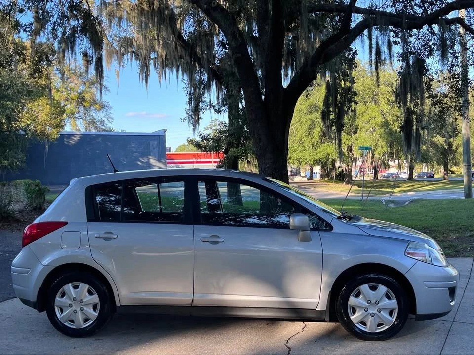 2010 Nissan Versa - Image 5 of 14