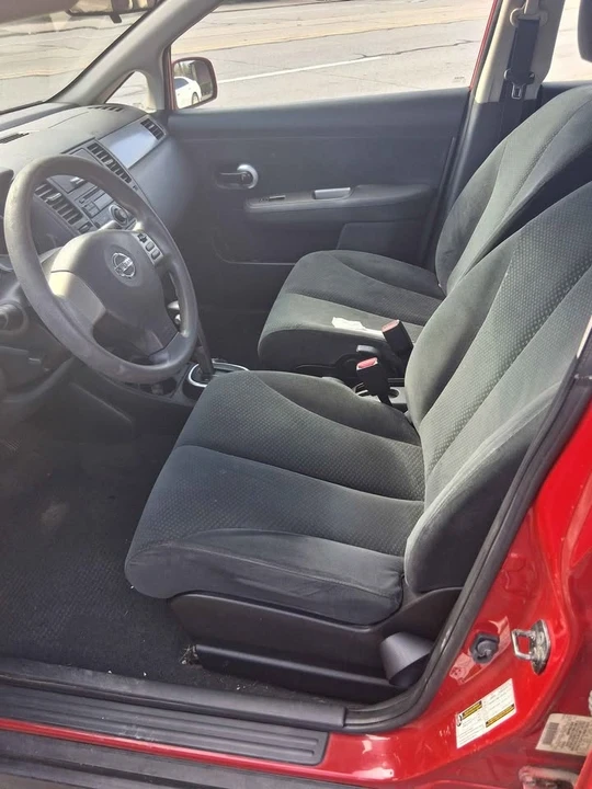 2010 Nissan Versa - Image 7 of 9