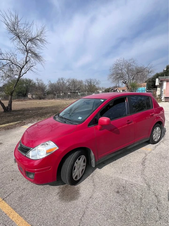2010 Nissan Versa - Image 6 of 6