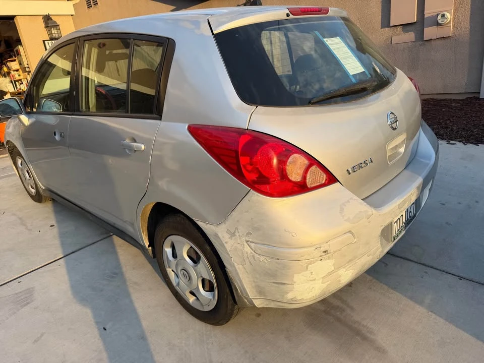 2010 Nissan Versa - Image 5 of 5