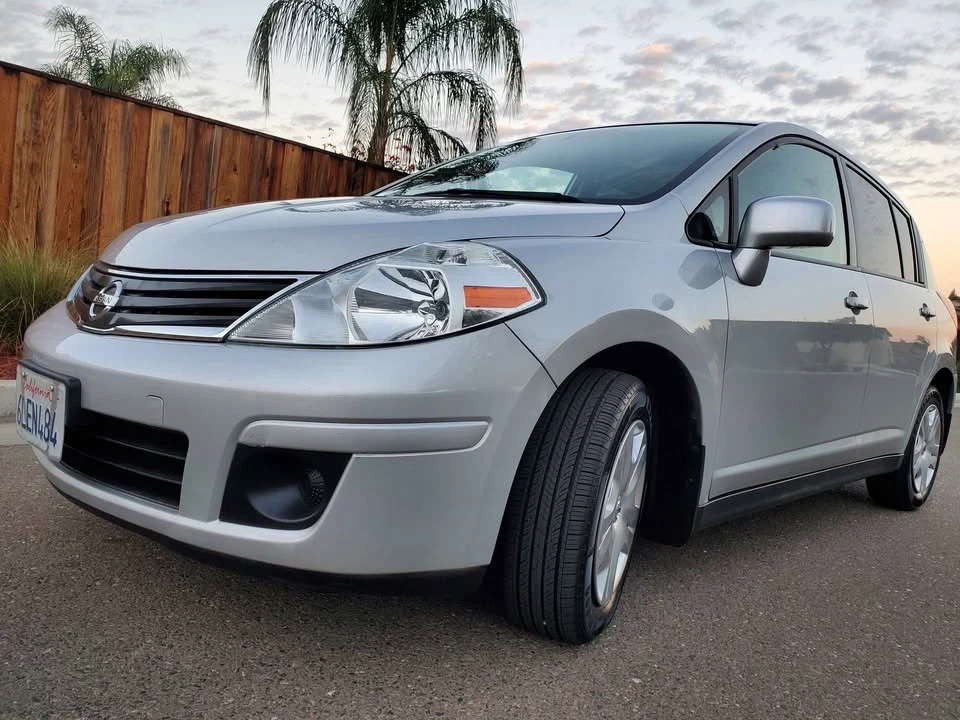 2010 Nissan Versa - Image 9 of 18