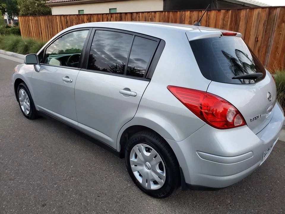 2010 Nissan Versa - Image 4 of 18
