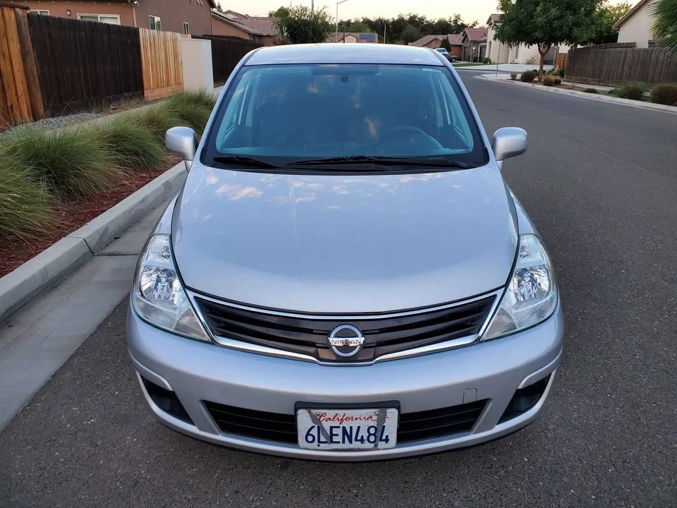 2010 Nissan Versa - Image 8 of 18