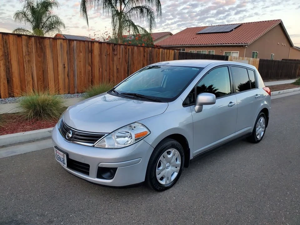 2010 Nissan Versa - Image 7 of 18
