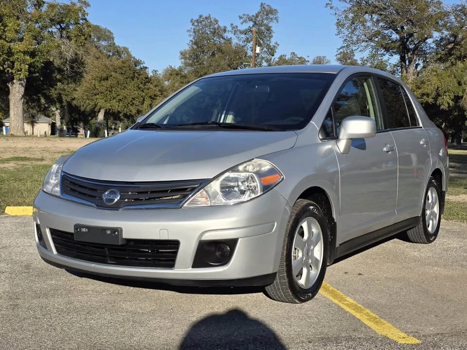 2010 Nissan Versa - Image 3 of 12
