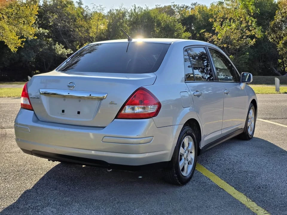 2010 Nissan Versa - Image 6 of 12