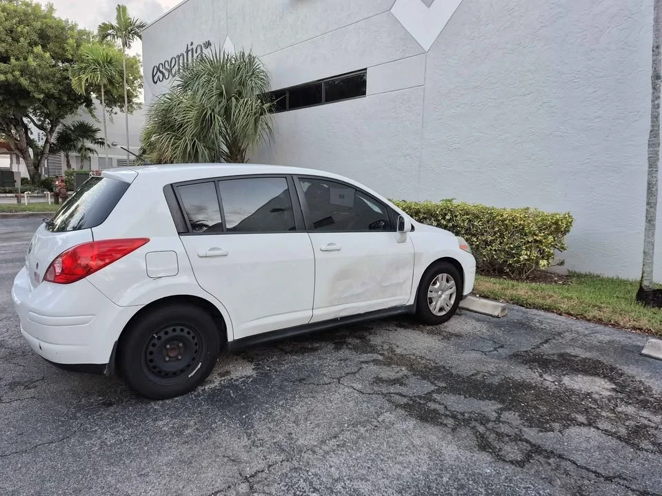 2010 Nissan Versa - Image 7 of 8