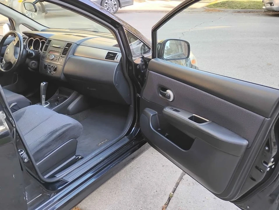 2010 Nissan Versa - Image 7 of 14