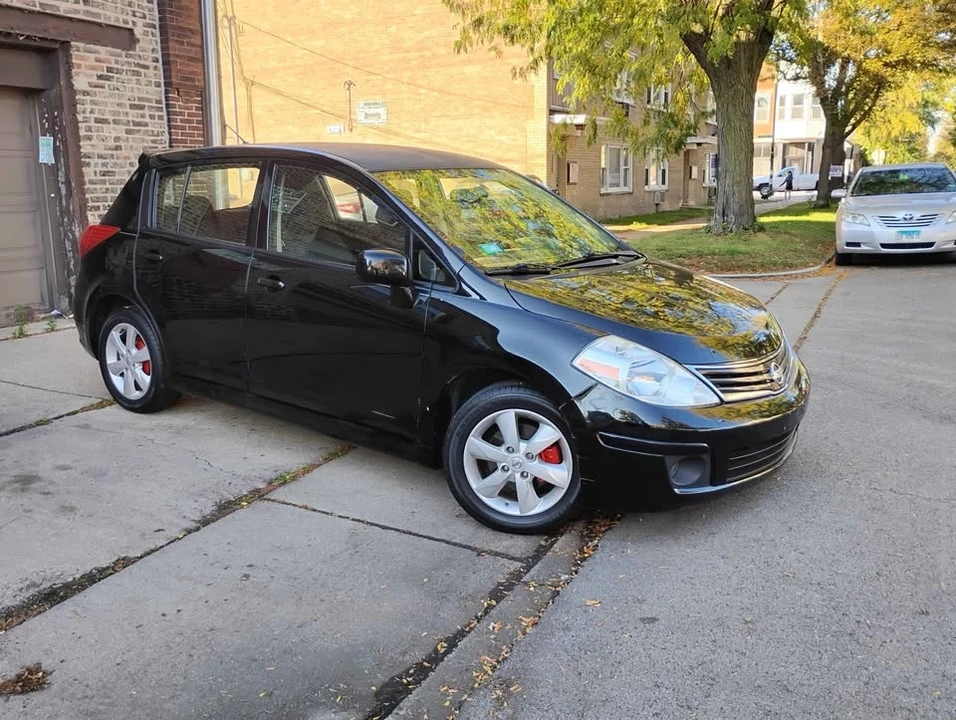 2010 Nissan Versa - Image 4 of 14