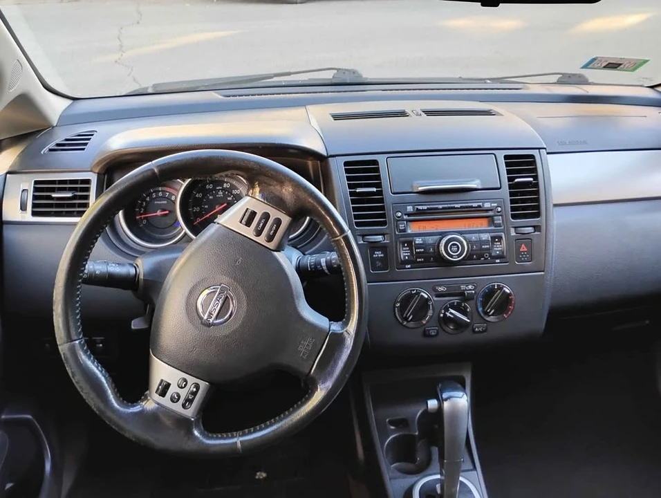 2010 Nissan Versa - Image 12 of 14
