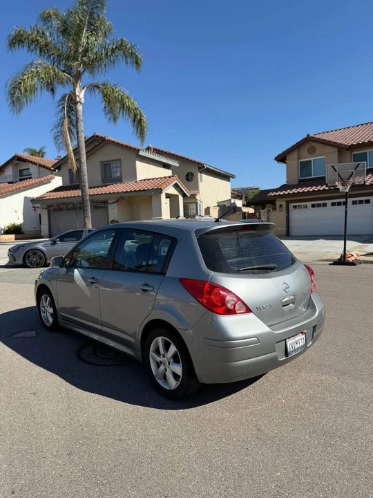 2010 Nissan Versa - Image 3 of 6