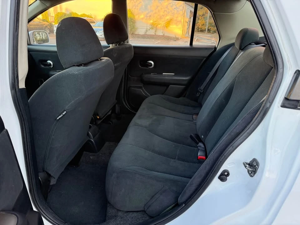 2010 Nissan Versa - Image 3 of 6