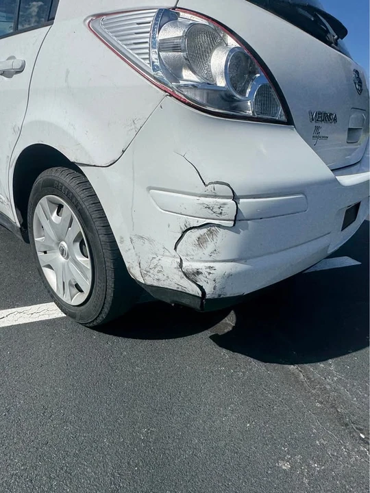 2010 Nissan Versa - Image 6 of 9
