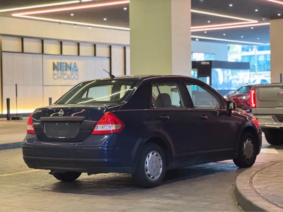 2010 Nissan Versa - Image 2 of 17