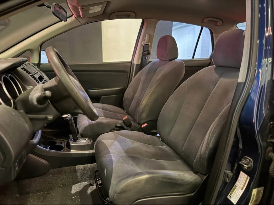 2010 Nissan Versa - Image 8 of 17