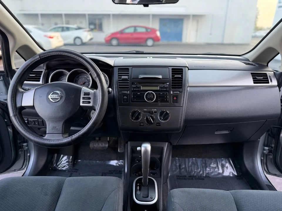 2010 Nissan Versa - Image 9 of 16