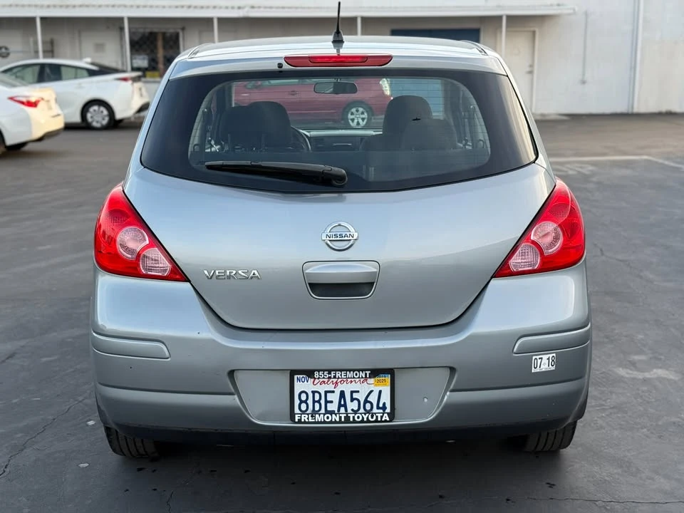 2010 Nissan Versa - Image 8 of 16