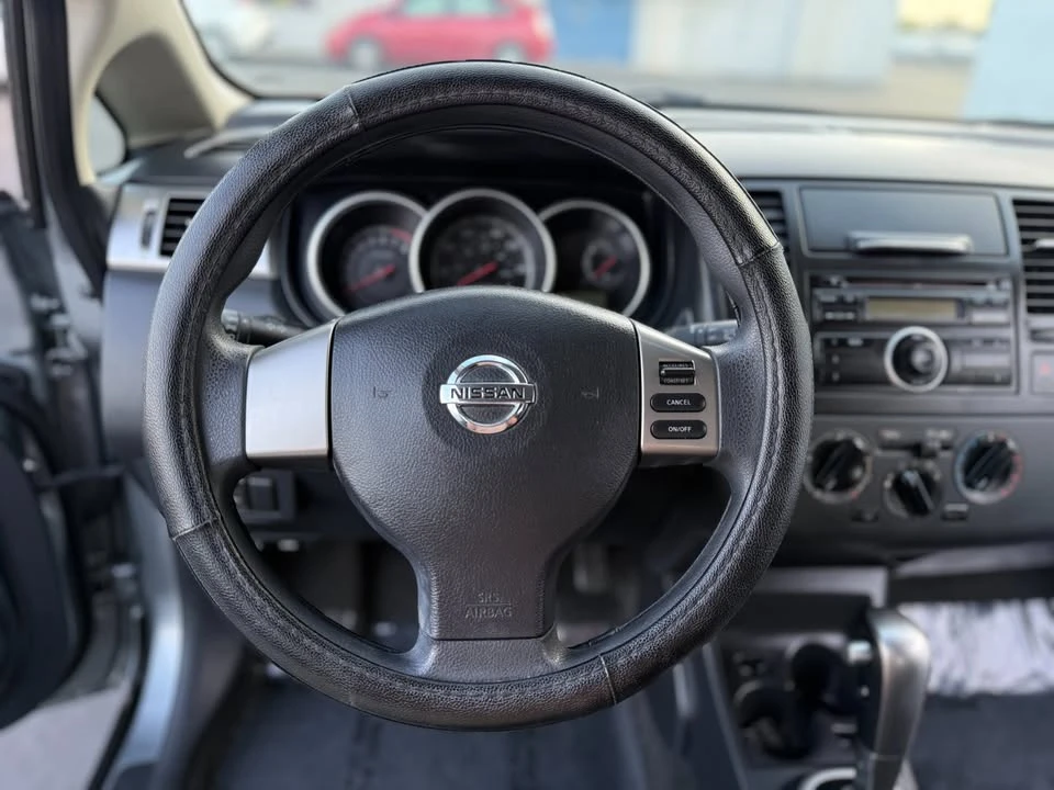 2010 Nissan Versa - Image 12 of 16