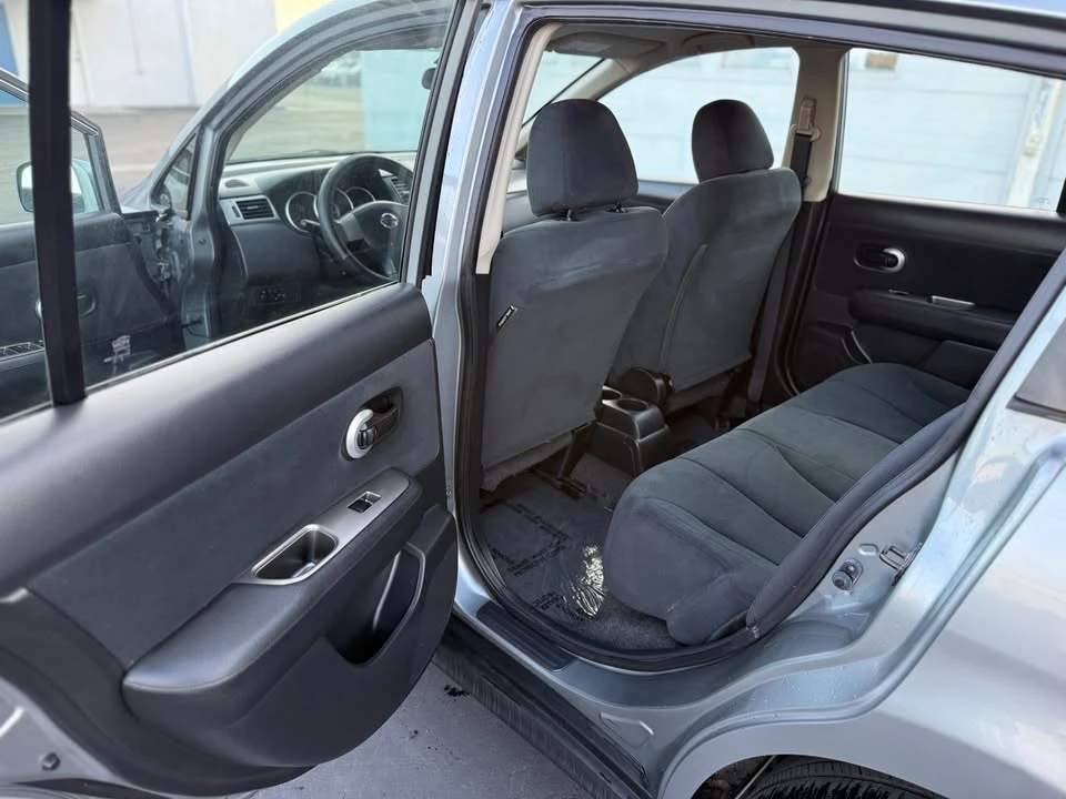 2010 Nissan Versa - Image 6 of 16