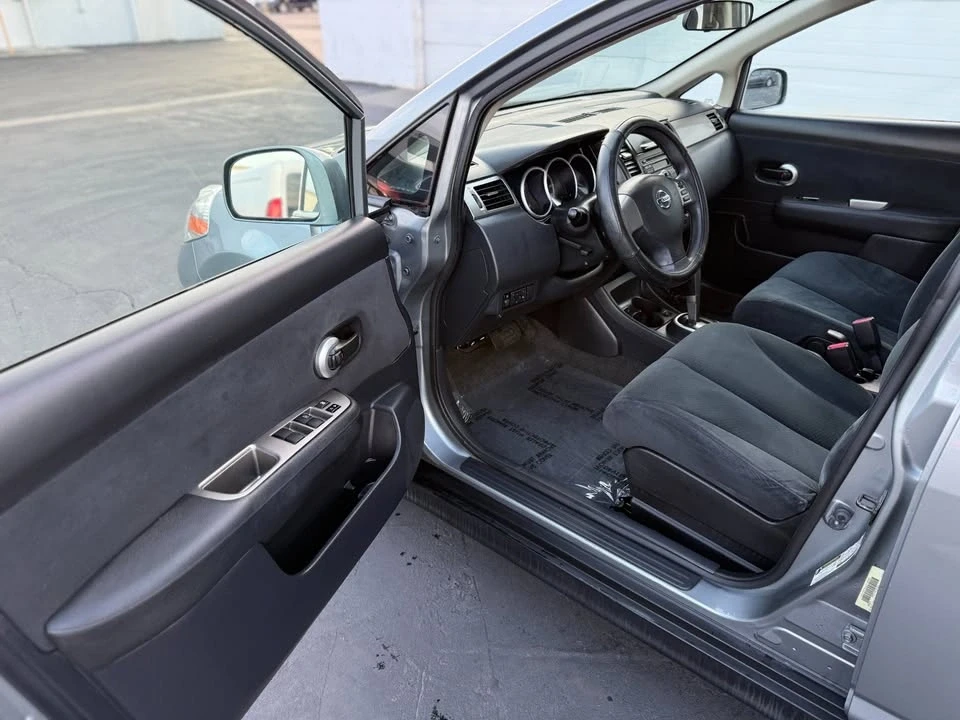 2010 Nissan Versa - Image 7 of 16