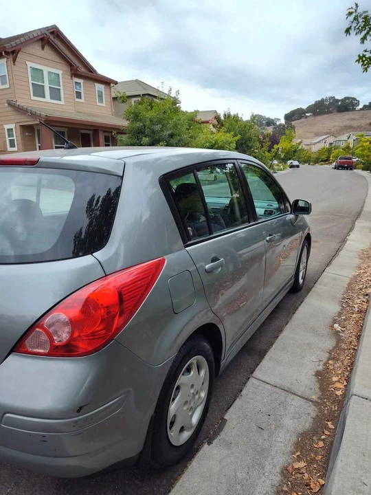 2010 Nissan Versa - Image 3 of 10