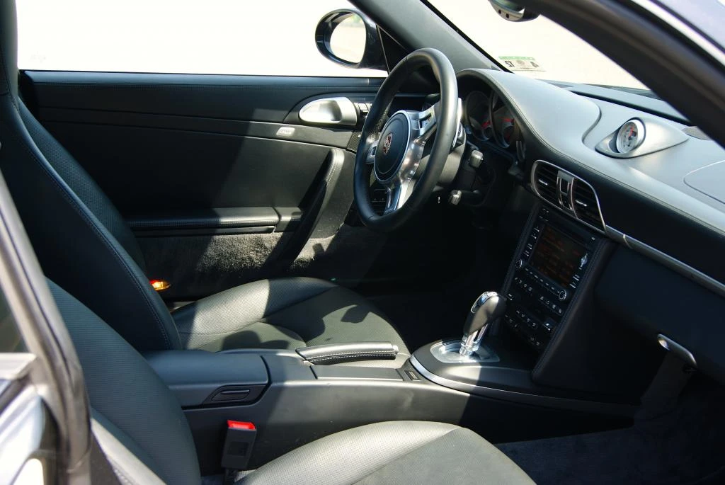 2010 Porsche 997 Turbo - Image 13 of 31
