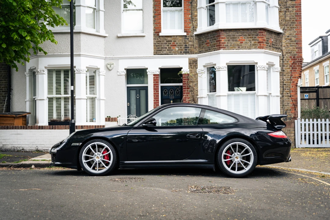 2010 Porsche 997 Carrera 4S - Image 5 of 31