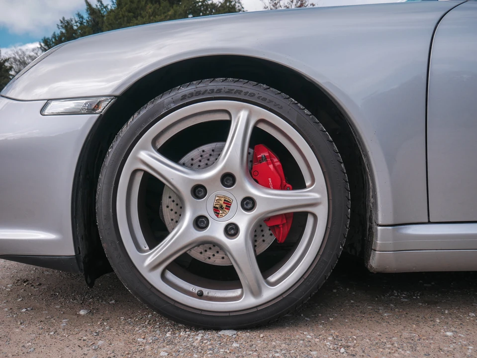 2010 Porsche 997 Carrera 4S - Image 10 of 31