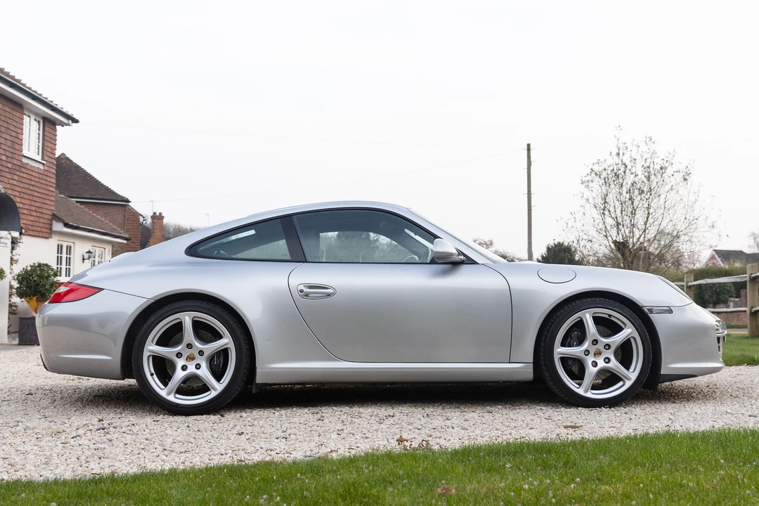 2010 Porsche 997 Carrera - Image 12 of 31