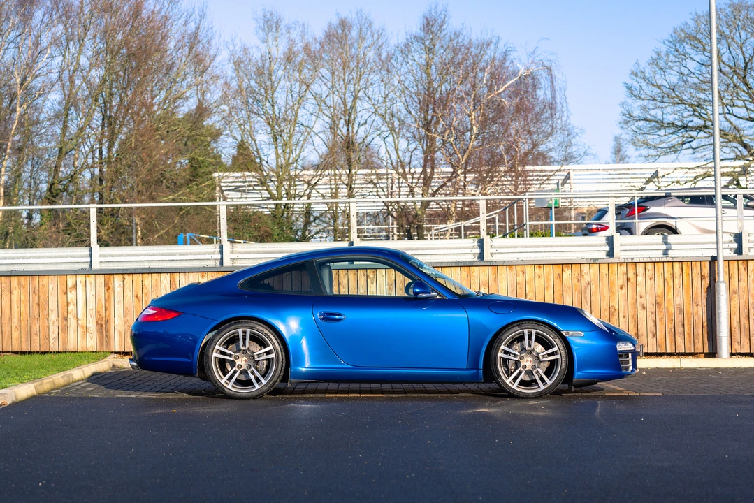 2010 Porsche 997 Carrera - Image 9 of 31