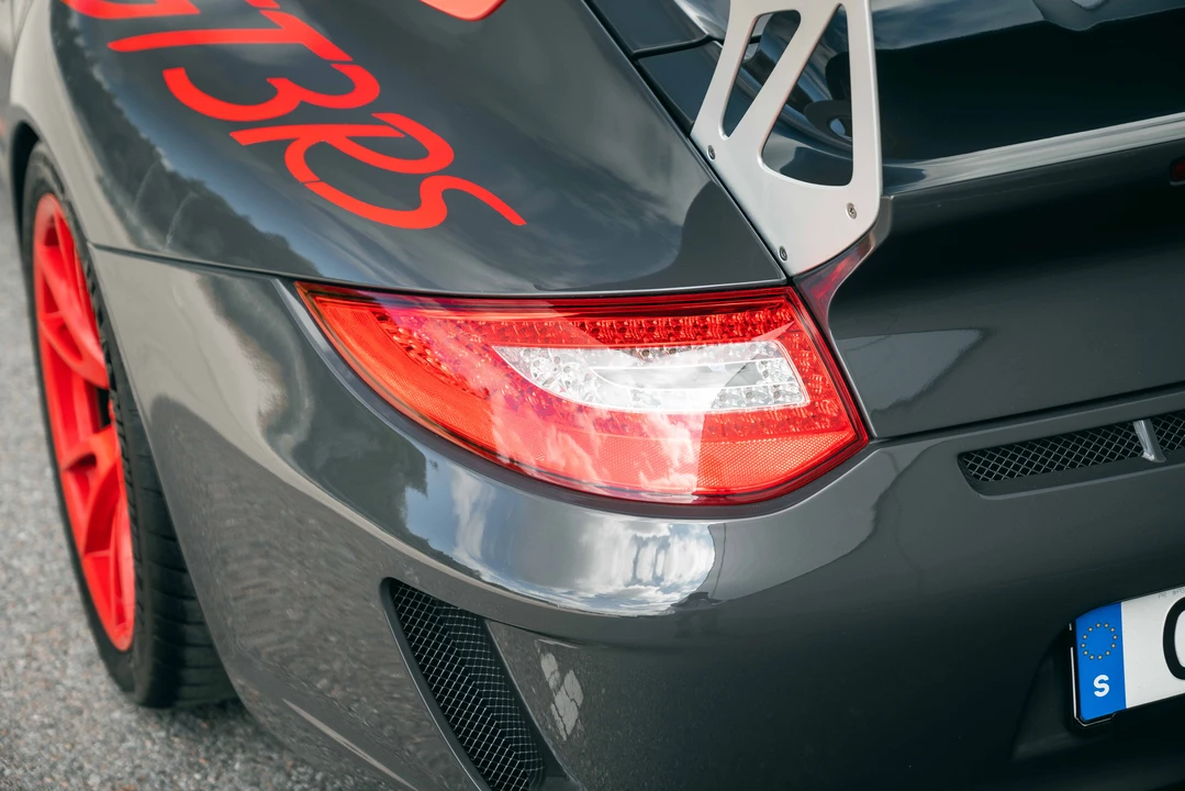 2010 Porsche 997 GT3 RS - Image 21 of 31