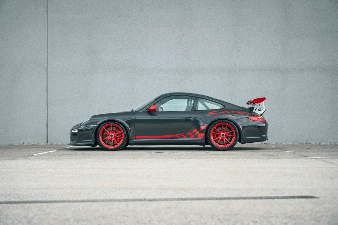 2010 Porsche 997 GT3 RS - Image 5 of 31