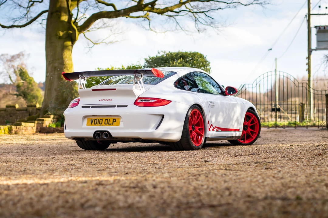 2010 Porsche 997 GT3 RS - Image 12 of 31