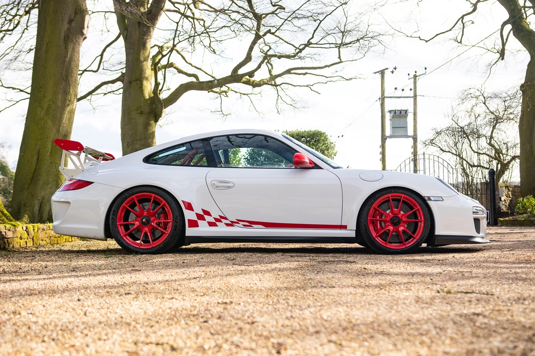 2010 Porsche 997 GT3 RS - Image 17 of 31