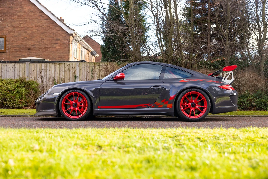 2010 Porsche 997 GT3 RS - Image 5 of 31