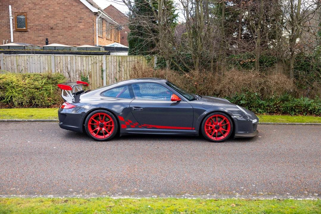 2010 Porsche 997 GT3 RS - Image 9 of 31
