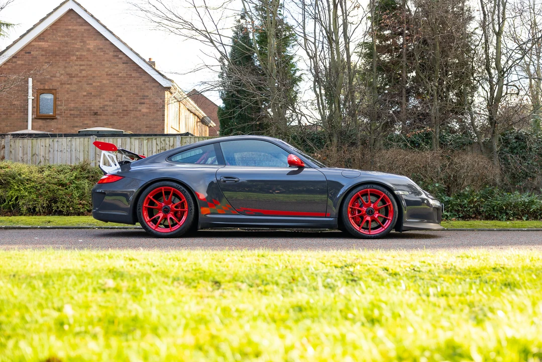 2010 Porsche 997 GT3 RS - Image 17 of 31
