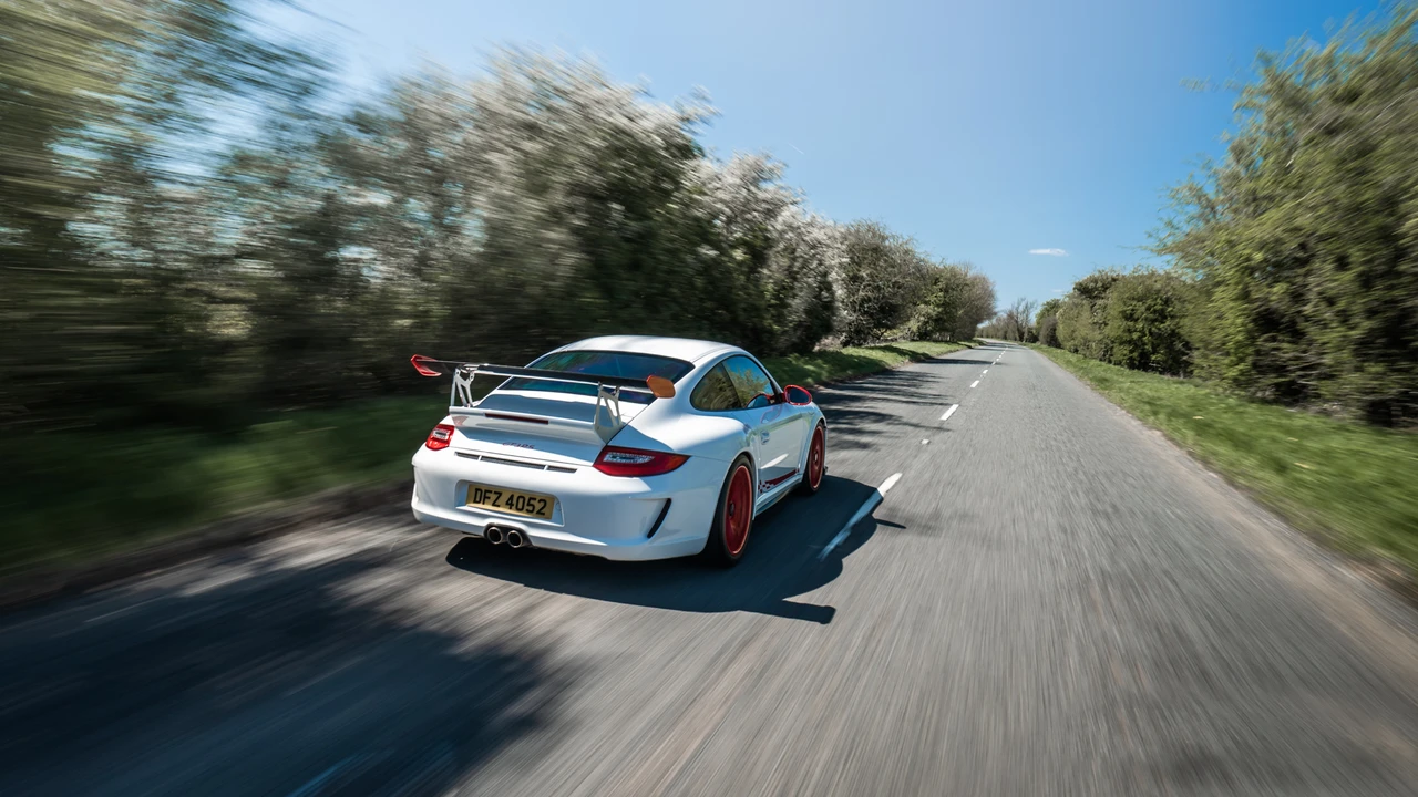 2010 Porsche 997 GT3 RS - Image 17 of 31