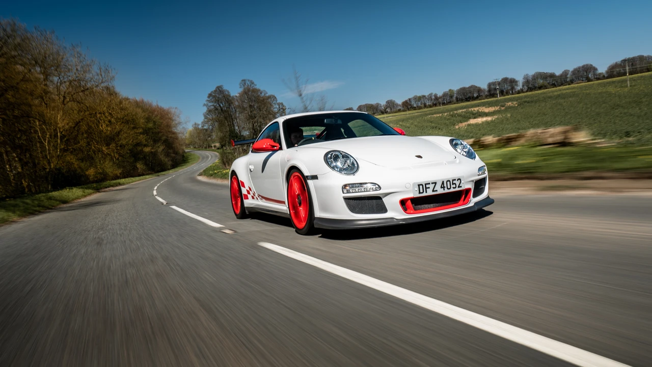 2010 Porsche 997 GT3 RS - Image 18 of 31