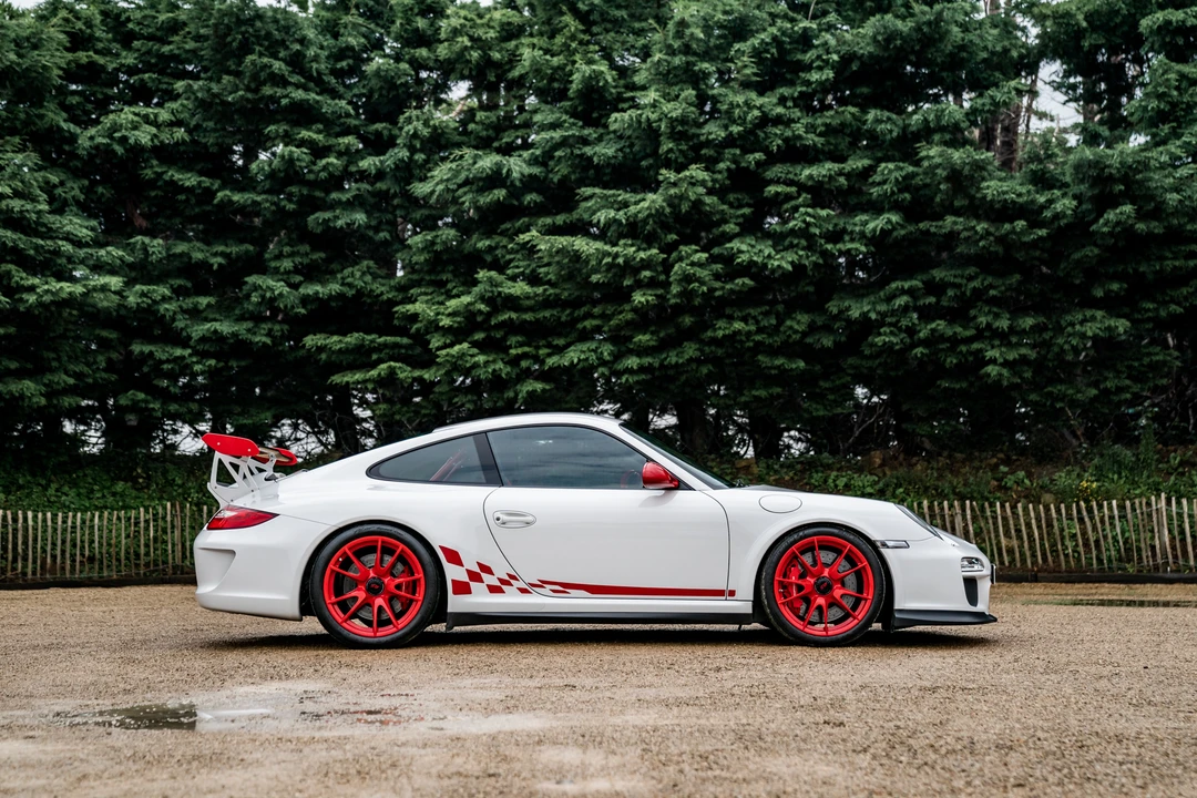 2010 Porsche 997 GT3 RS - Image 5 of 31