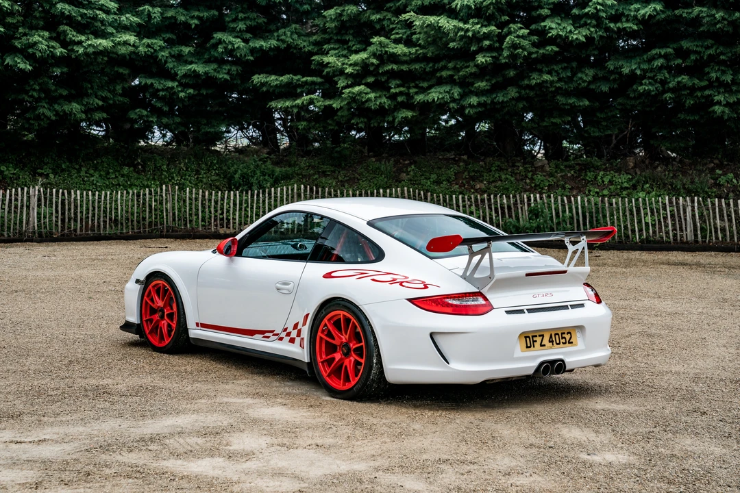 2010 Porsche 997 GT3 RS - Image 8 of 31
