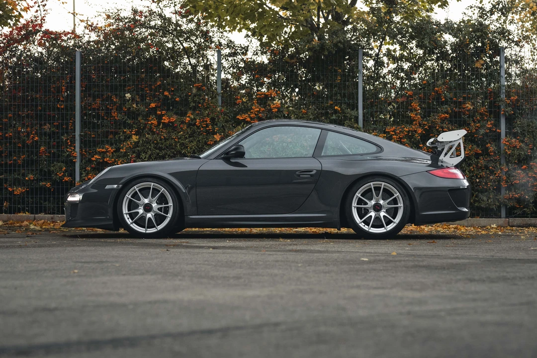 2010 Porsche 997 GT3 RS - Image 9 of 31
