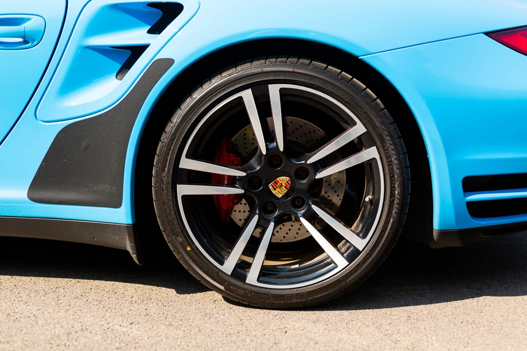 2010 Porsche 997 Turbo - Image 28 of 31