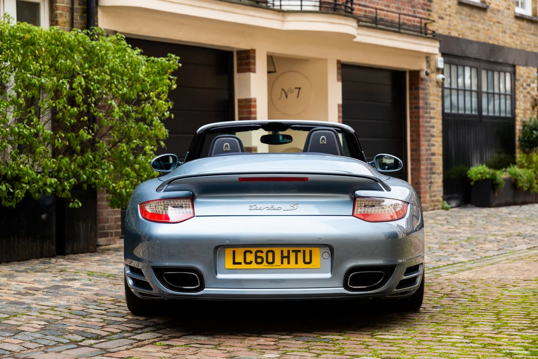 2010 Porsche 997 Carrera - Image 17 of 31