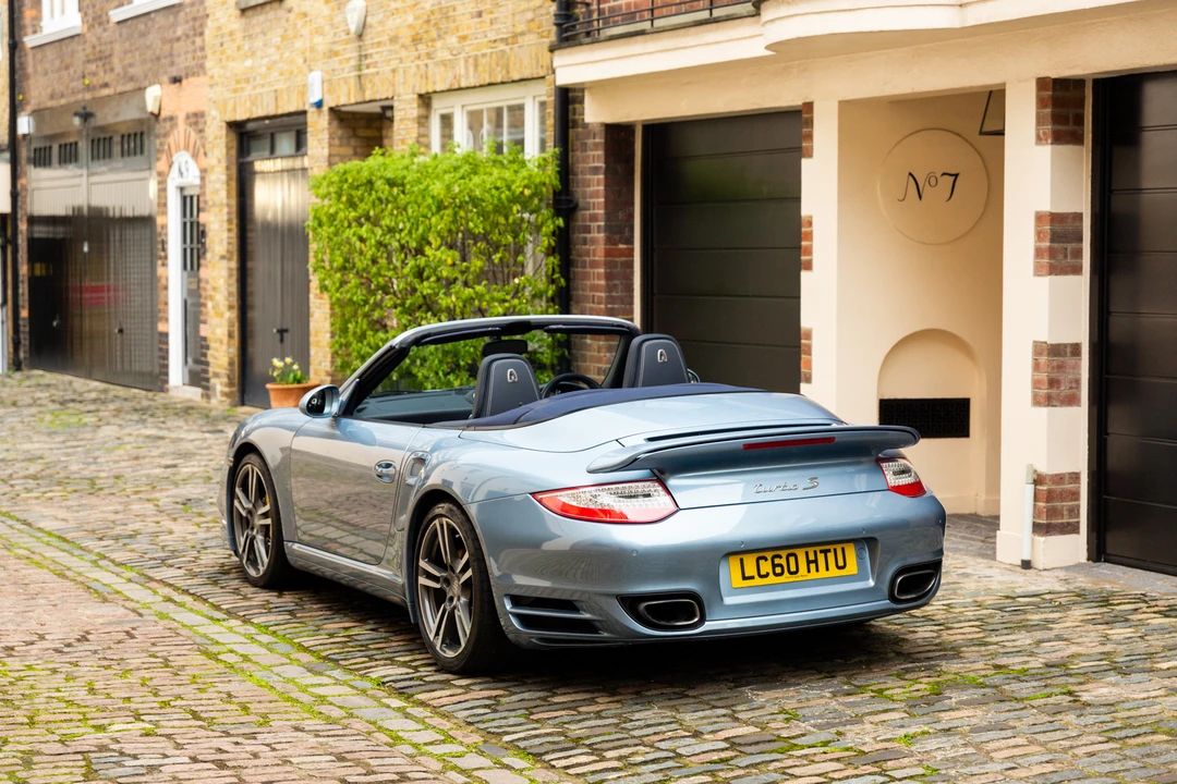 2010 Porsche 997 Carrera - Image 8 of 31