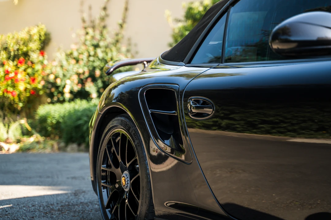 2010 Porsche 997 Turbo - Image 15 of 31