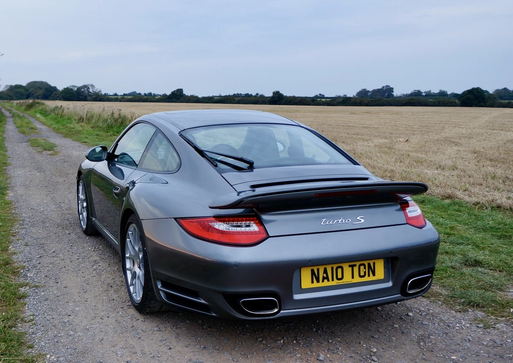 2010 Porsche 997 Turbo S - Image 14 of 31