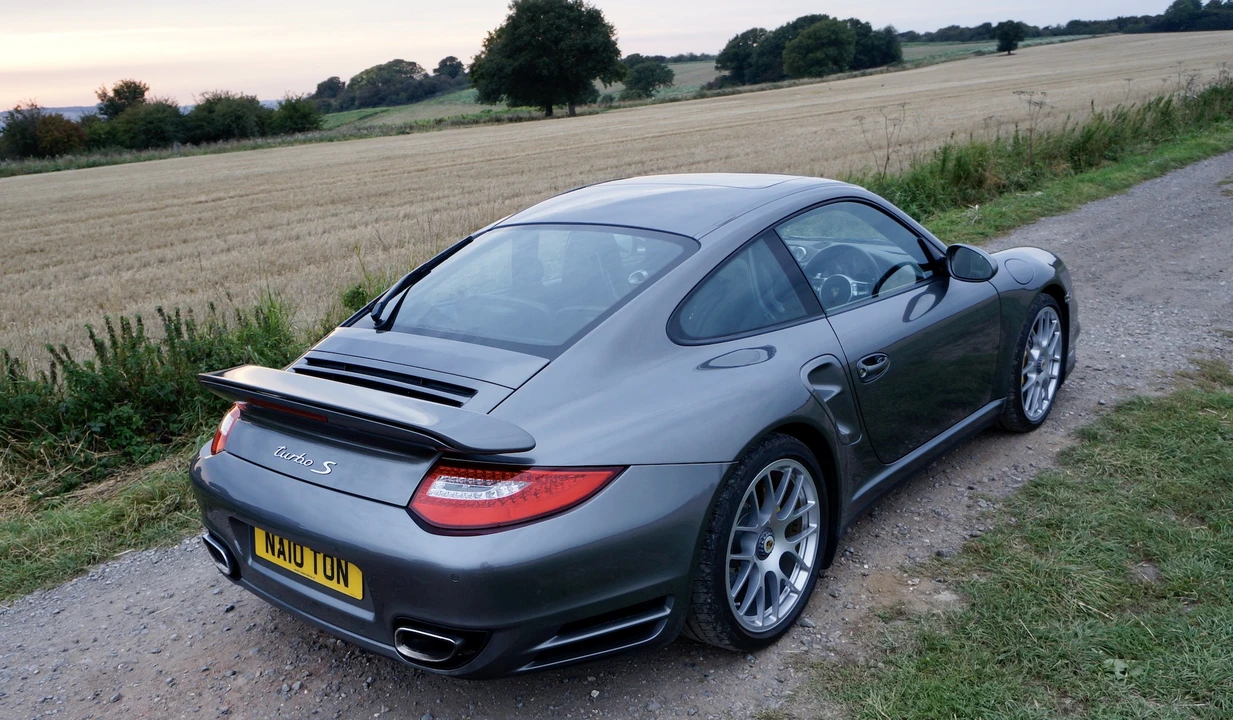 2010 Porsche 997 Turbo S - Image 17 of 31